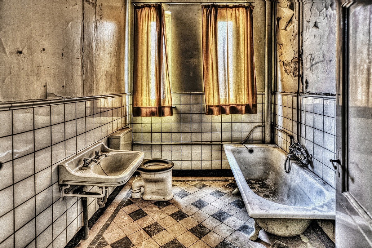 How to Fix a Water Damage Bathroom