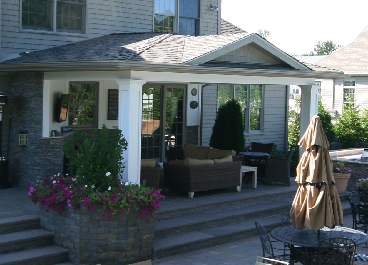 Incorporating Home Decor into Your Backyard