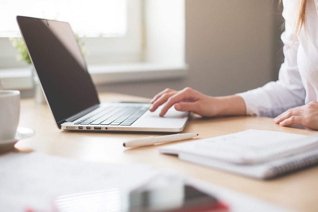 How To Properly Equip And Decorate Your Home Office