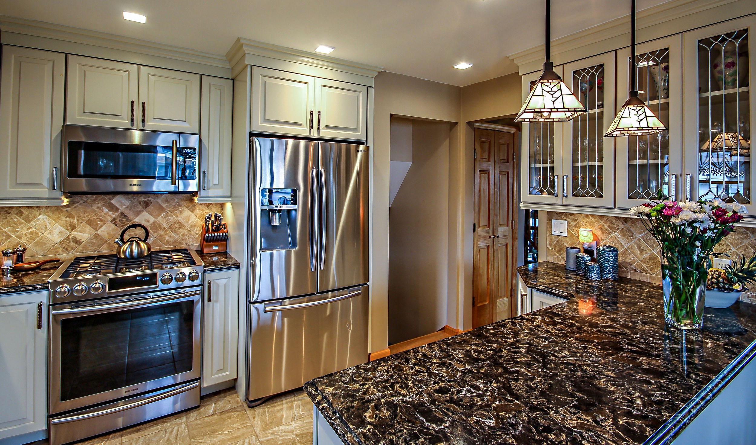 How To Maintain A Clean And Sparkling Kitchen 