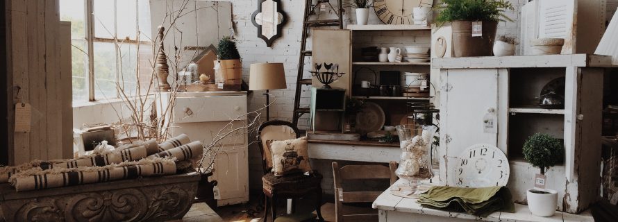 Unique Home Décor Items Every Vintage Lover Needs